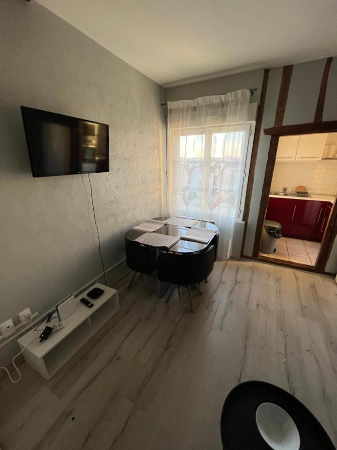 Saint Martin Apartment Troyes Bagian luar foto